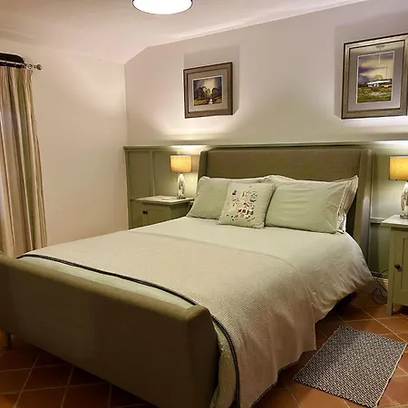 Le Grand Chene * Moustier