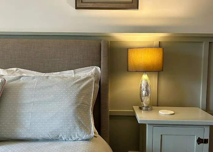 Le Grand Chene Moustier